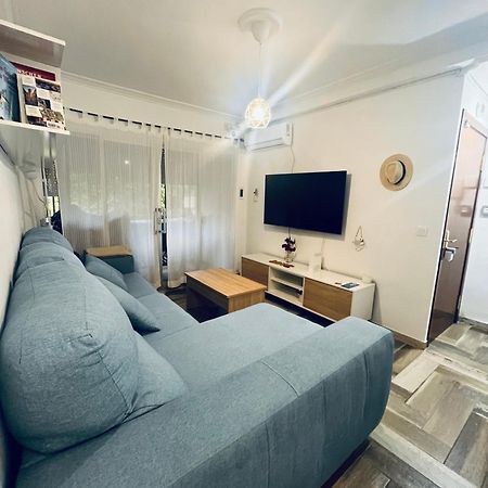 Lovely Rooms En Piso Compartido セビリア エクステリア 写真