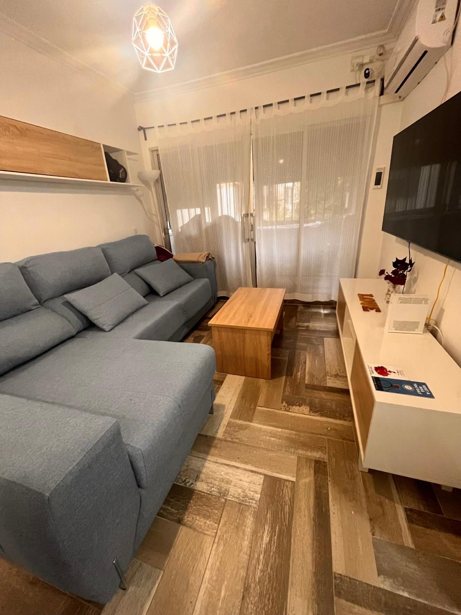 Lovely Rooms En Piso Compartido セビリア エクステリア 写真